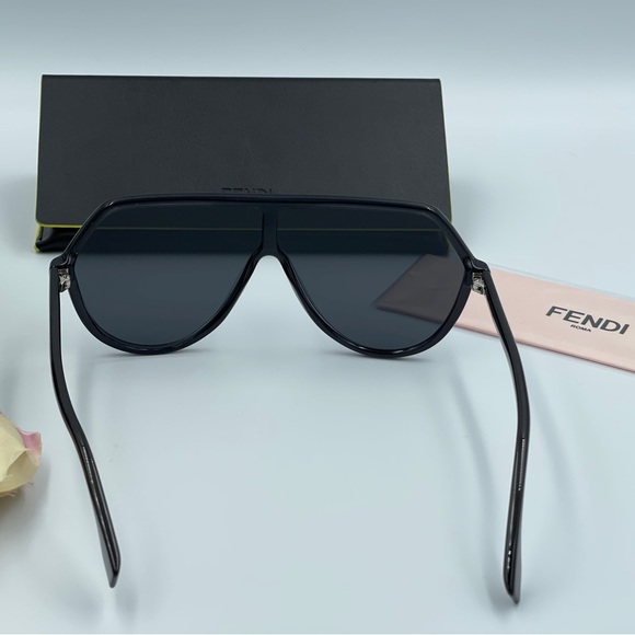 Authentic Fendi Roma Amor Unisex Sunglasses - Picture 4 of 16